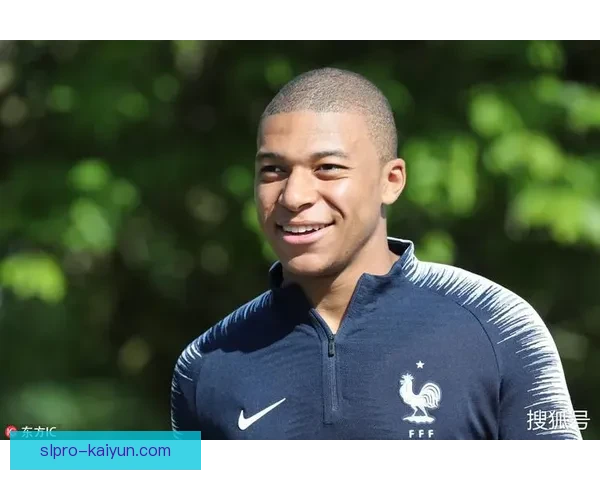 姆巴佩与格列兹曼在国家队表现稳健，合作默契引人关注