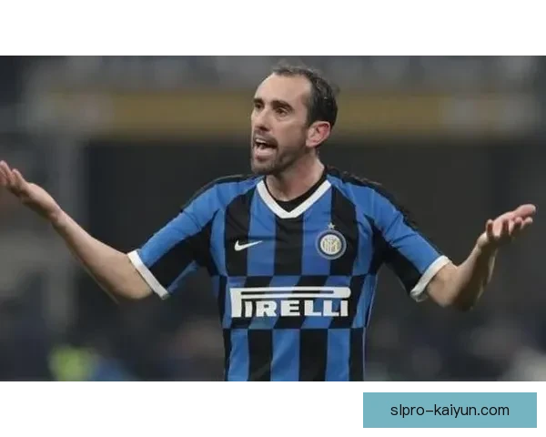 孔蒂三后卫体系持续受到关注，展现出强大的战术风格与稳定性