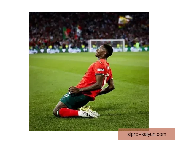 卡马文加欧冠关键表现持续提升，攻防两端发挥稳定